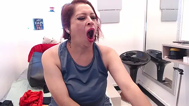 eva_twiss élő XXX-chatje