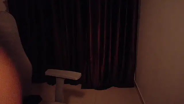 MidnightFlame's Live XXX Chat