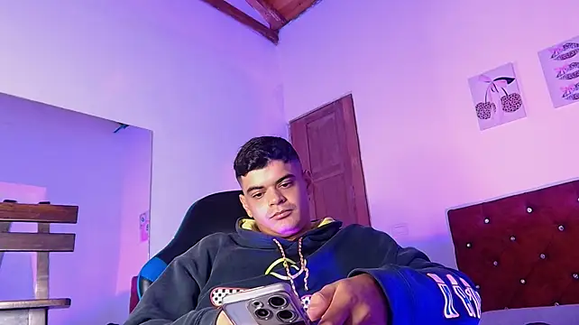BuckAdams live XXX chat