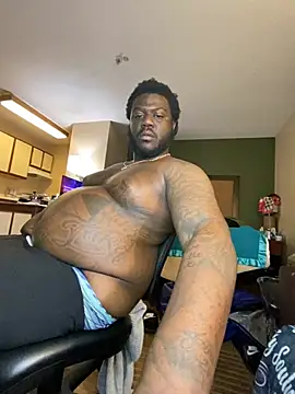 XXX chat uživo modela Tattedupdek