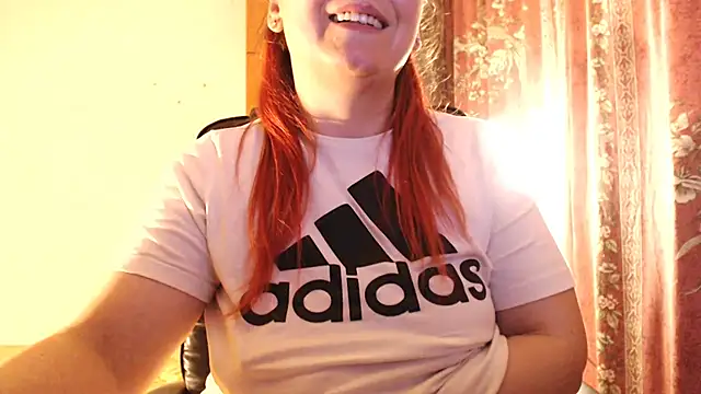 Chat +18 de NymphoQueenn ao vivo