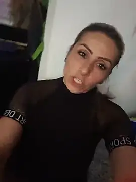 maynor_1998's Live XXX Chat