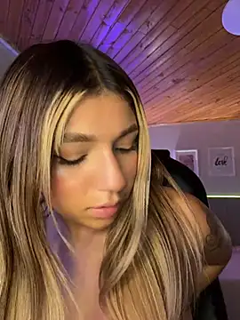 Issa_pink18n Live XXX chat