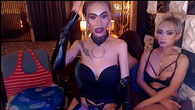 Sembang XXX Secara Langsung MonstrousCockDiva