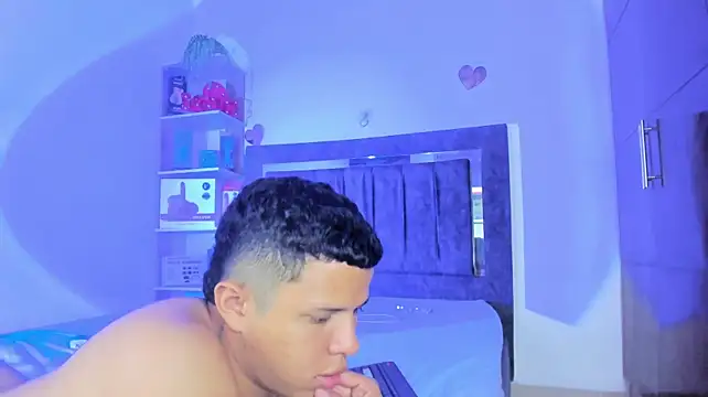 StevenSmith18 লাইভ XXX চ্যাট