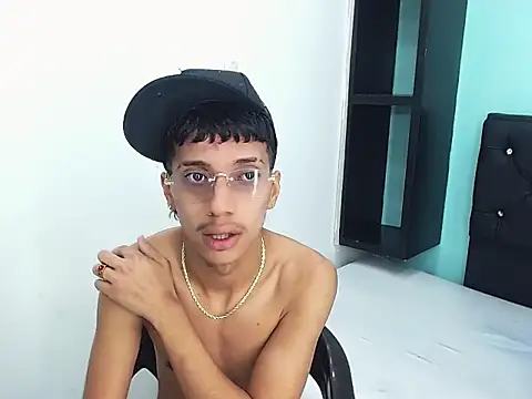 XXX chat uživo modela brayan__hot__