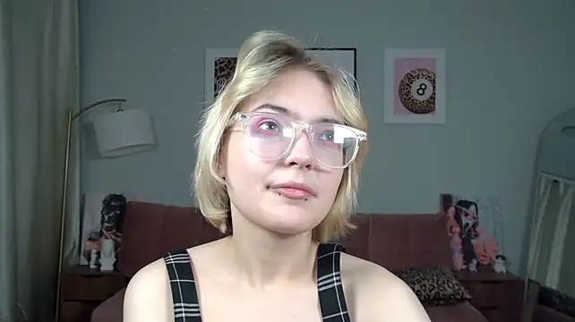 RuraBlare's Live XXX Chat