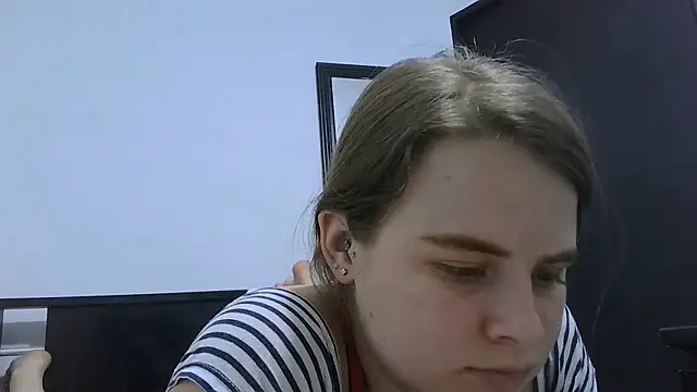 Chat +18 de HellenMiyer1111 ao vivo