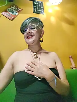 ilonna2025 Adlı Modelin Canlı XXX Sohbeti