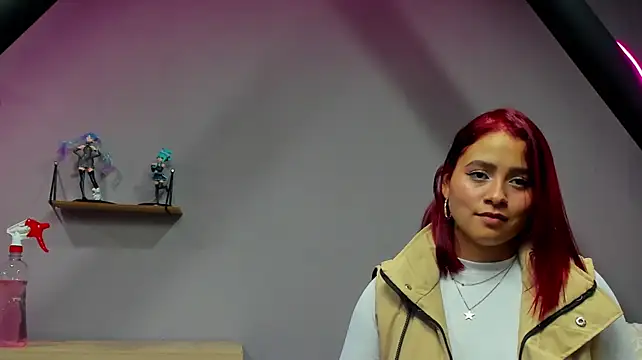 Hannah_Scot Adlı Modelin Canlı XXX Sohbeti