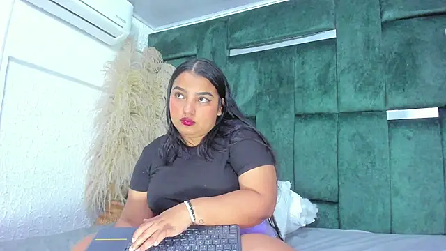 Chat +18 de Chloe_jackson25 ao vivo