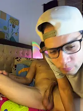 TwoLatinosxxx live XXX chat