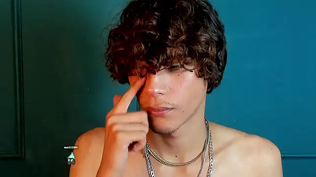 צ'אט XXX בשיד ור חי של derek_blake