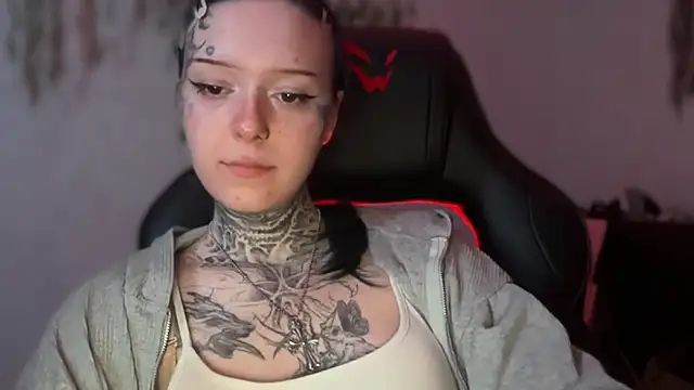 Raven_Armor Chat XXX in diretta