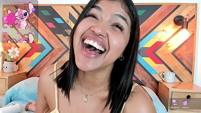 Chat +18 de NaiirobiSwan ao vivo