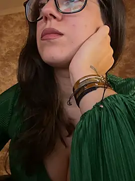 NadiraNoor Live XXX-Chat
