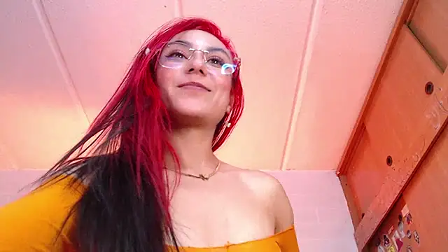 Amy66 Adlı Modelin Canlı XXX Sohbeti