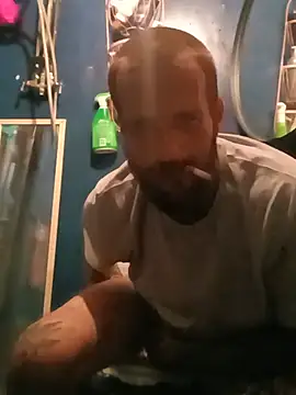 Whipit323 Show in webcam