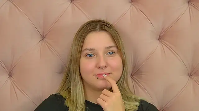 TinnaBurton Live XXX Chat