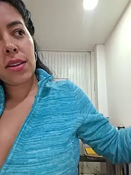 Luianna Adlı Modelin Canlı XXX Sohbeti