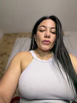 Abril10_ Adlı Modelin Canlı XXX Sohbeti
