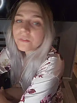 ScarletsWeb live XXX chat