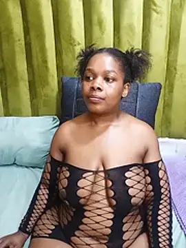 BigbootyNickyx Live XXX-Chat