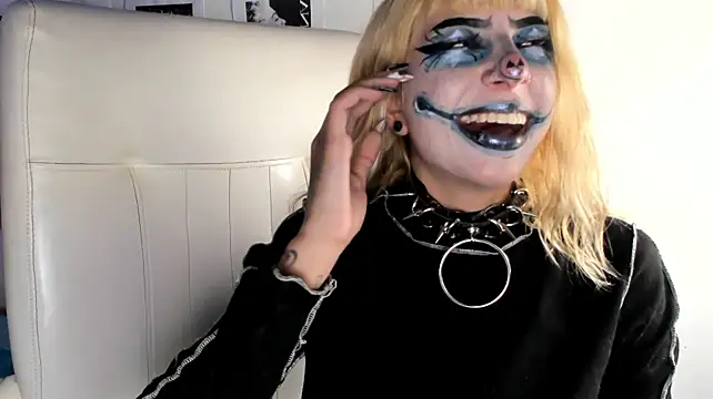 adhalee_js Chat XXX in diretta