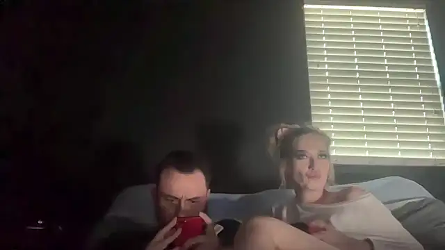 Czat XXX na żywo – hungandcloudy