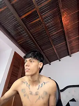 Tommy_valverde Chat XXX in diretta