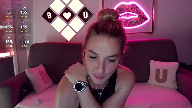 Онлайн чат XXX BellaXundXUwe