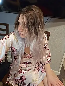 ScarletsWeb Adlı Modelin Canlı XXX Sohbeti