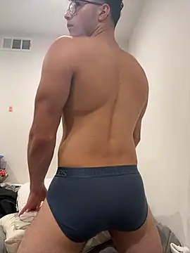 Caleb-Sweats Adlı Modelin Canlı XXX Sohbeti