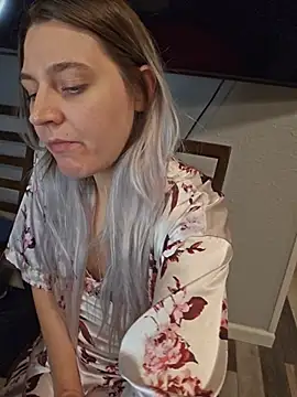 XXX chat uživo modela ScarletsWeb