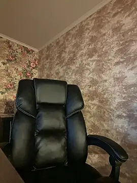 XXX chat uživo modela NadiraNoor