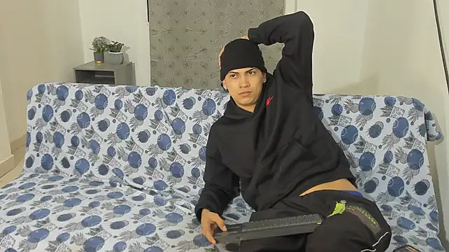 Lil_Tatto élő XXX-chatje