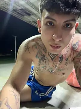 _Tomy08calderon's Live XXX Chat