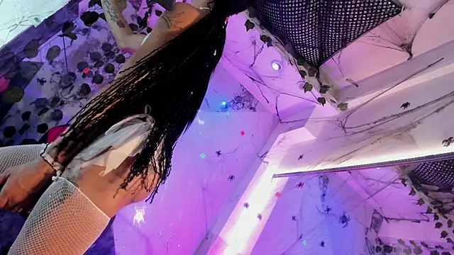 Chatroom XXX en direct de steissy_daring
