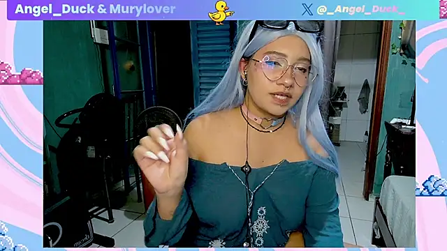 Chat +18 de Angel_Duck ao vivo