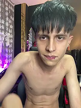 Chatroom XXX en direct de MikeHunteer