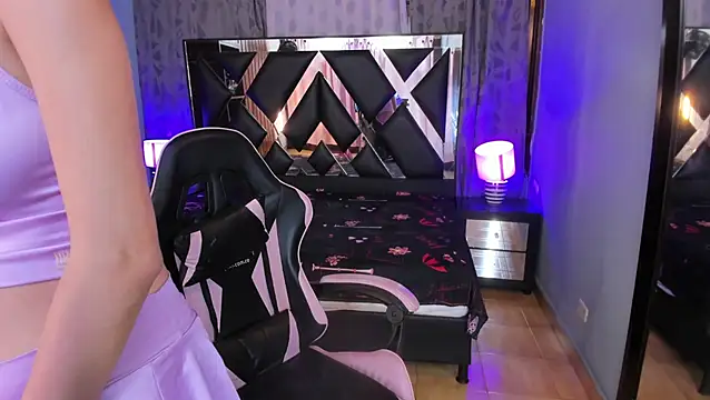 Linda4Petite Obrolan Langsung XXX