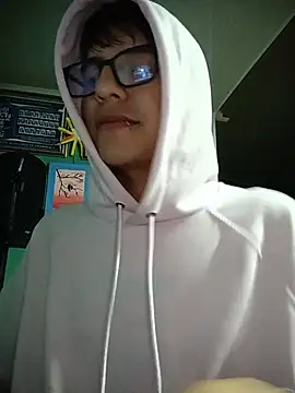 Chat +18 de Milo_Wolff ao vivo