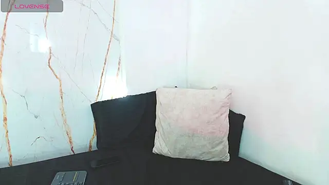 XXX chat uživo modela Emily_Carter11