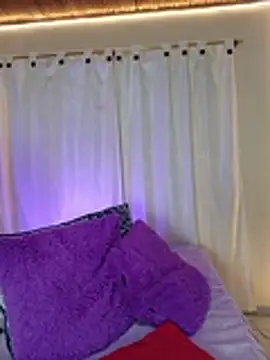 XXX chat uživo modela ROUSSE_SINCLAIR