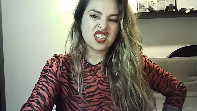 XXX chat uživo modela Valery__Rouse_