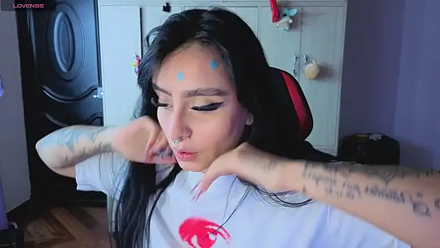 XXX chat uživo modela andrelaa_