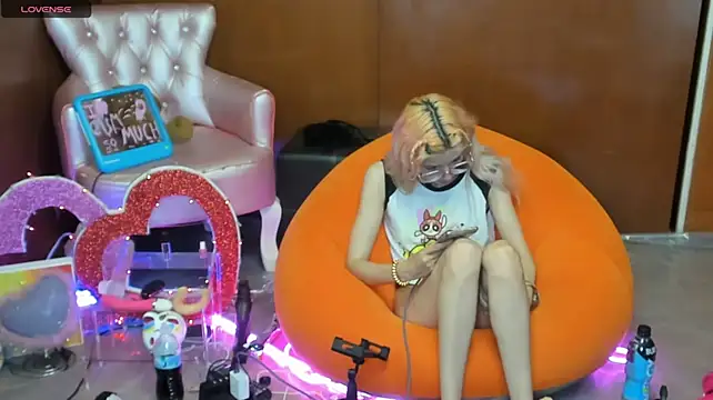 XXX chat uživo modela Skinygirl