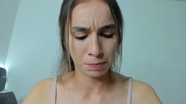 im_sarah34 élő XXX-chatje