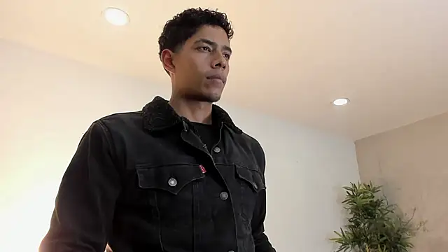 Kyros_leonidas Adlı Modelin Canlı XXX Sohbeti