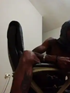 XXX chat uživo modela 121inkboy